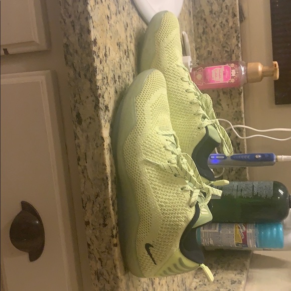 kobe ghost of Christmas past - Picture 3 of 7